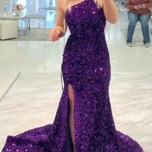 Sherri Hill prom dress